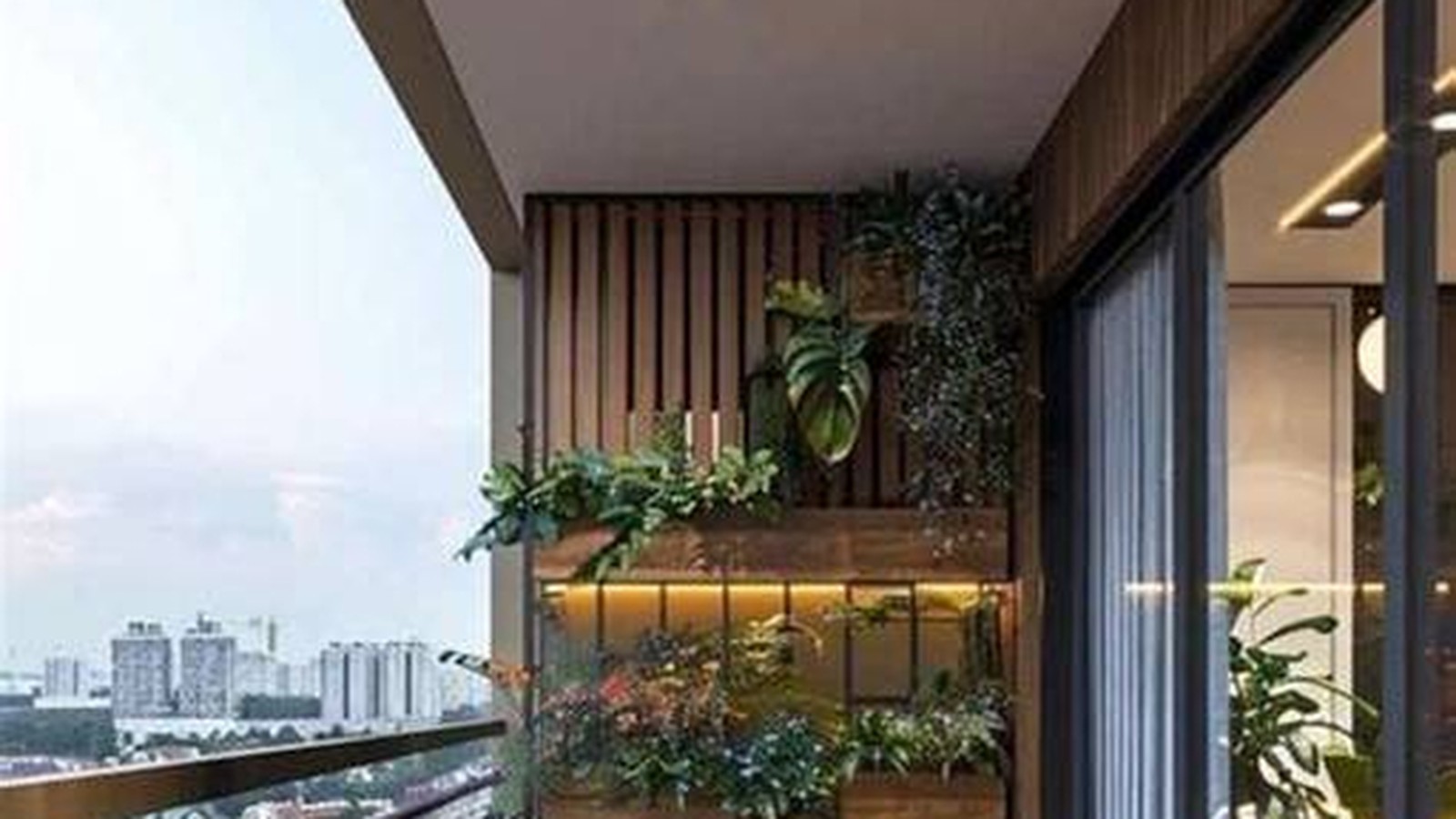 Begrünter Balkon einer modernen Wohnung